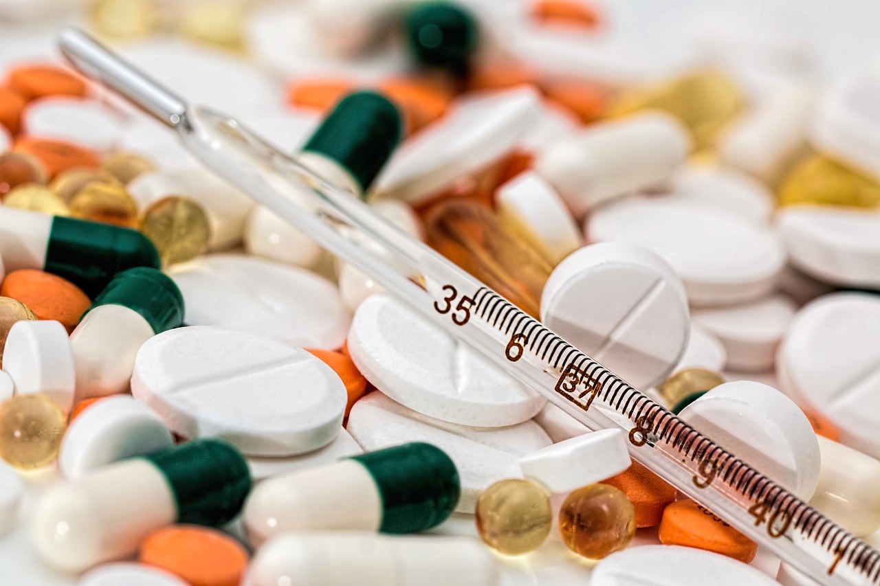 WHO warnt: Gefälschte Medikamente sind lebensgefährlich – jetzt Vorräte prüfen!