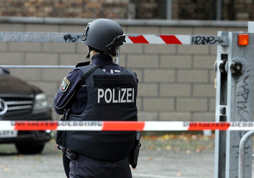 Razzia gegen mutmaßliche Mitglieder der “Deutschen Jugend Voran”