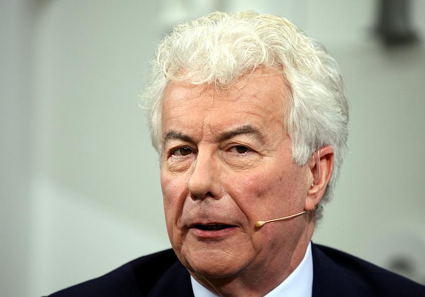 Ken Follett sieht keinen Widerspruch zwischen Luxus und Links-Sein