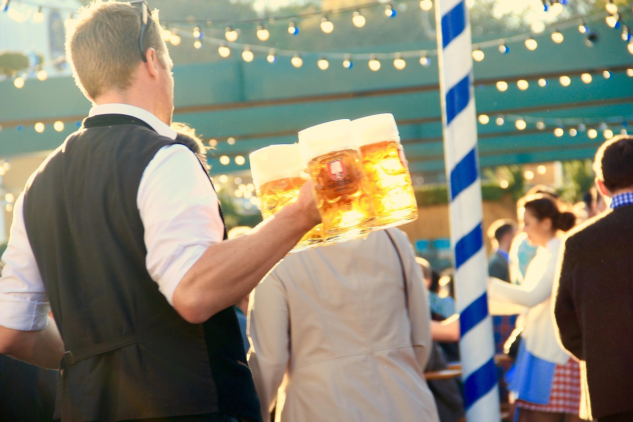 Panik am Oktoberfest: Besucher flüchten vor Massenmörder