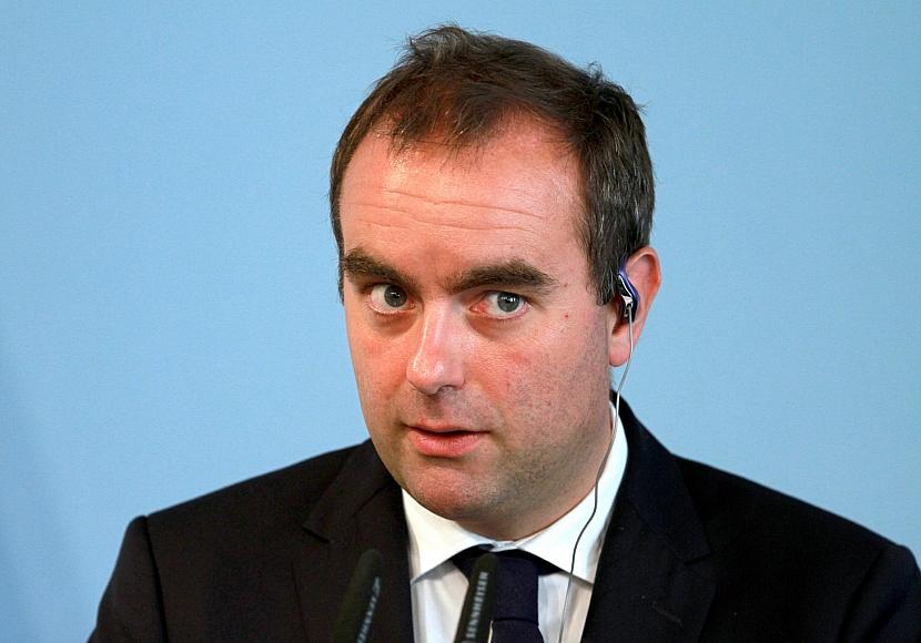 Frankreichs Regierung übersteht Misstrauensabstimmungen