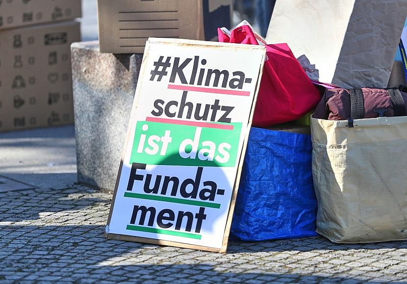 „Fridays For Future“ warnen vor möglichem Ende des Verbrenner-Aus