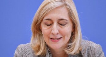 Gesundheitsministerin glaubt an stabile Kassenzusatzbeiträge 2026