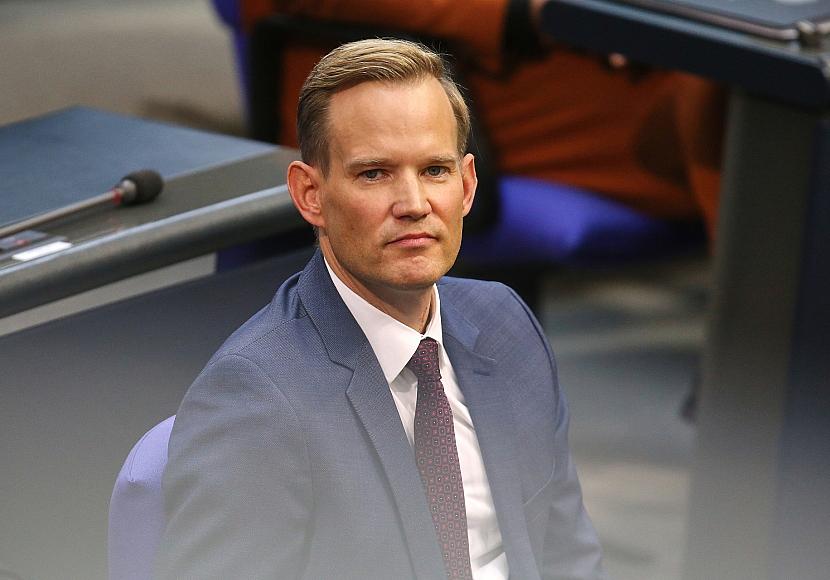 Streeck befürwortet Verbot von Einweg-Vapes