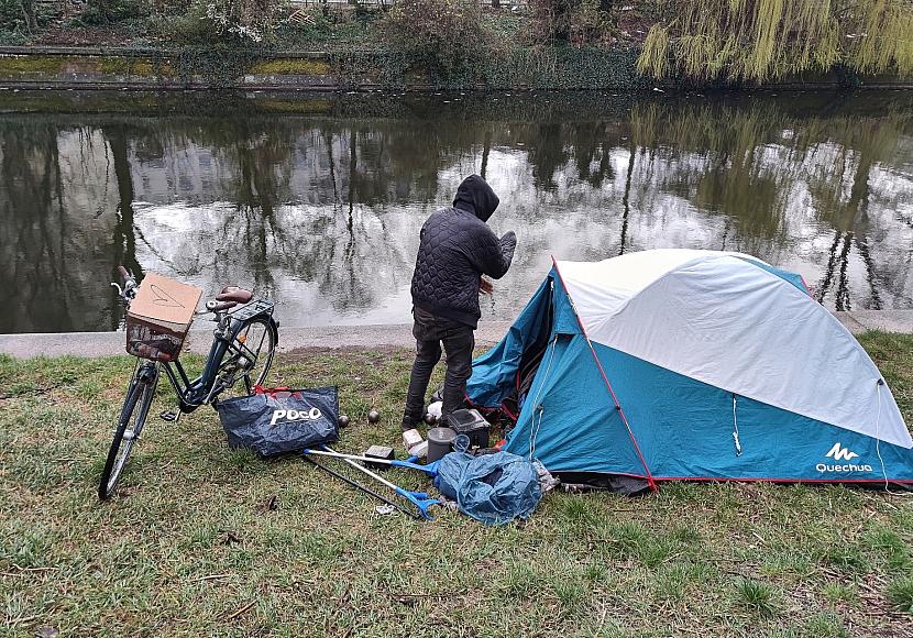 Immer mehr Wohnungslose: Linke sieht “echte Schande für unser Land”