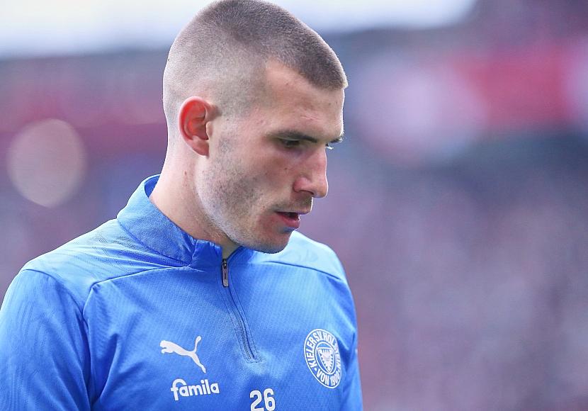 2. Bundesliga: Kaiserslautern schlägt Kiel in Überzahl deutlich