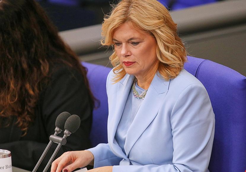 Bundestagspräsidentin Klöckner warnt vor “kulturellem Rabatt”