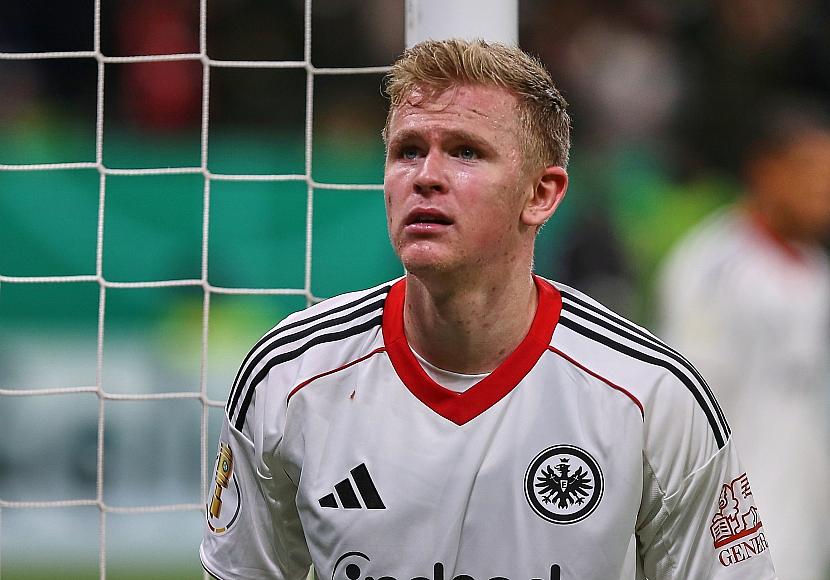 Bundesliga: Eintracht trotzt Kölner Blitzstart und Schlussoffensive