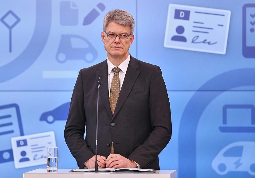 Verkehrsminister glaubt nicht an niedrigere Ticketpreise