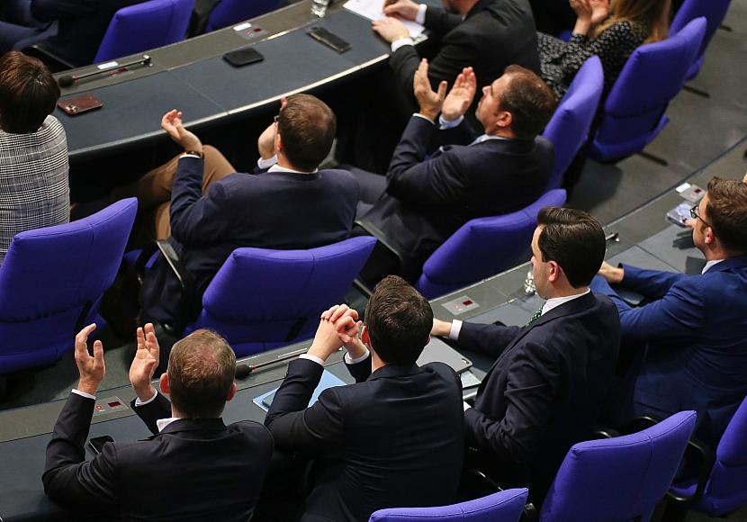 10 Renten-Abweichler in Unionsfraktion – keine bei der SPD