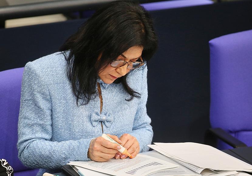 Reiche unterzeichnet Verträge zum Kohle-Ausstieg der LEAG