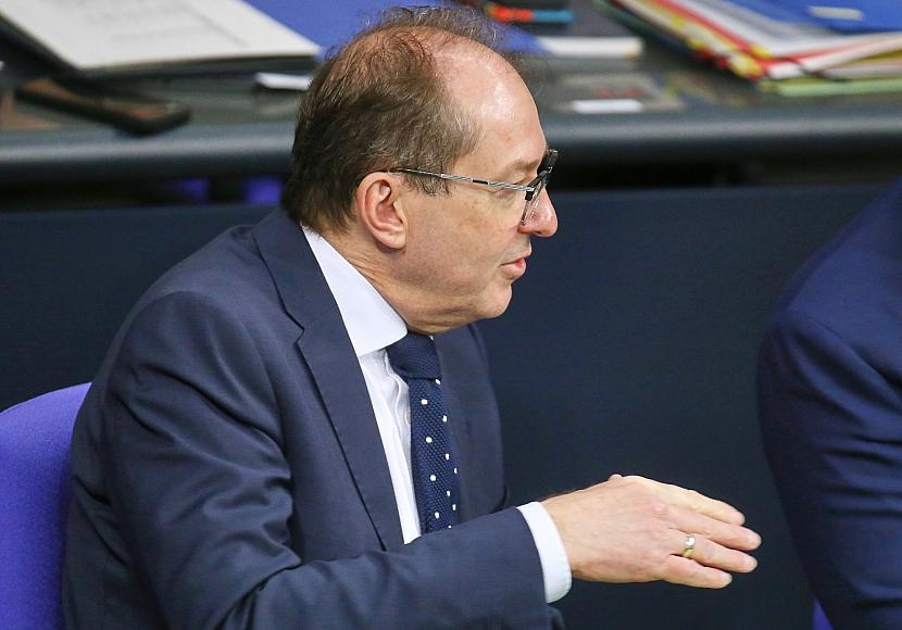 Dobrindt will weitere 535 Afghanen nach Deutschland holen