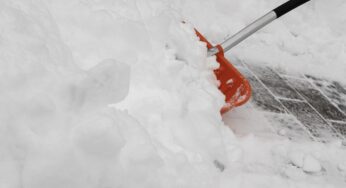 Tragödie im Erzgebirge: Mann findet Nachbar tot im Schnee