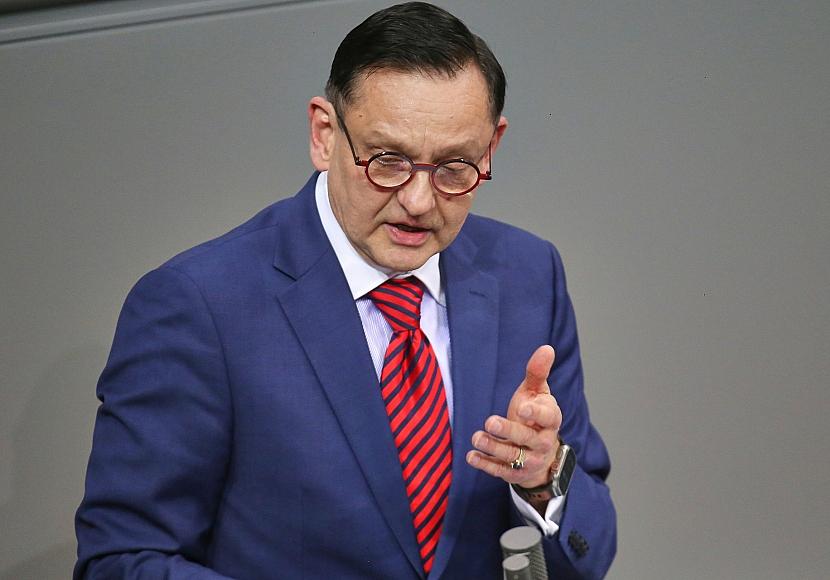 Bericht: AfD-Vize will zu „Remigrations-Gipfel“ mit Sellner reisen