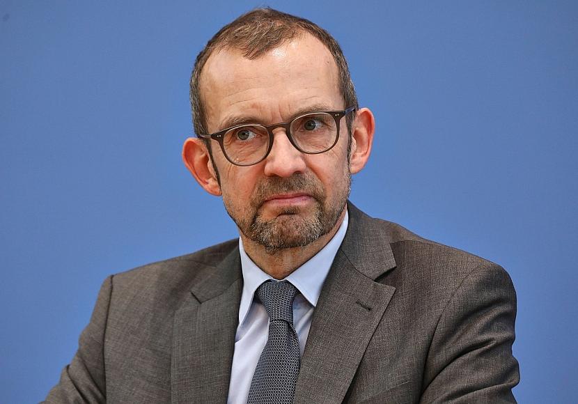 Röwekamp plädiert für zügigen Drohnen-Kauf