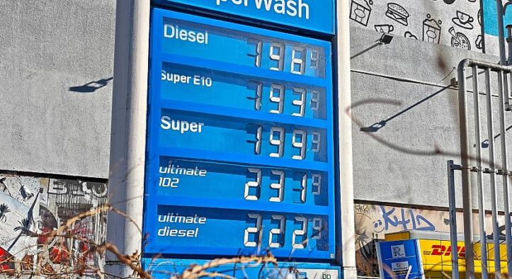 Wagenknecht pocht auf Importe von russischem Öl und Spritpreisdeckel