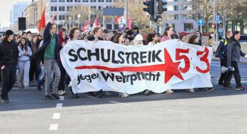 Schüler demonstrieren bundesweit gegen Wehrdienstpläne