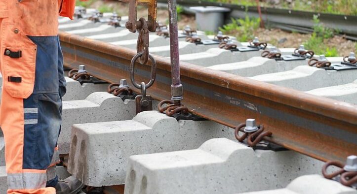 Bahnstrecke Hamburg-Berlin erst Mitte Juni wieder regulär befahrbar