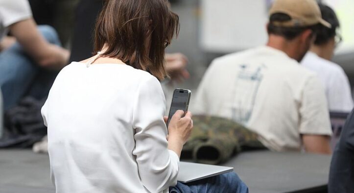 Sozialethiker warnt vor mehr Einsamkeit durch KI-Chatbots