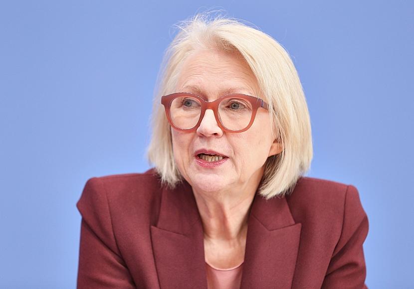 Schnitzer widerspricht Regierung bei Commerzbank