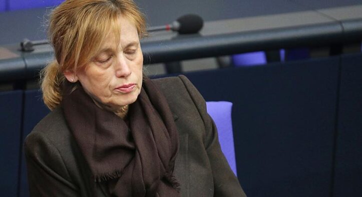 Demokratiepädagogen kritisieren Priens Umbau von „Demokratie leben“