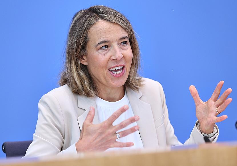 Ex-Wirtschaftsweise drängt Reiche und Habeck zum Krisen-Gespräch