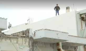 Eingebrochener Balkon begräbt deutsche Familie