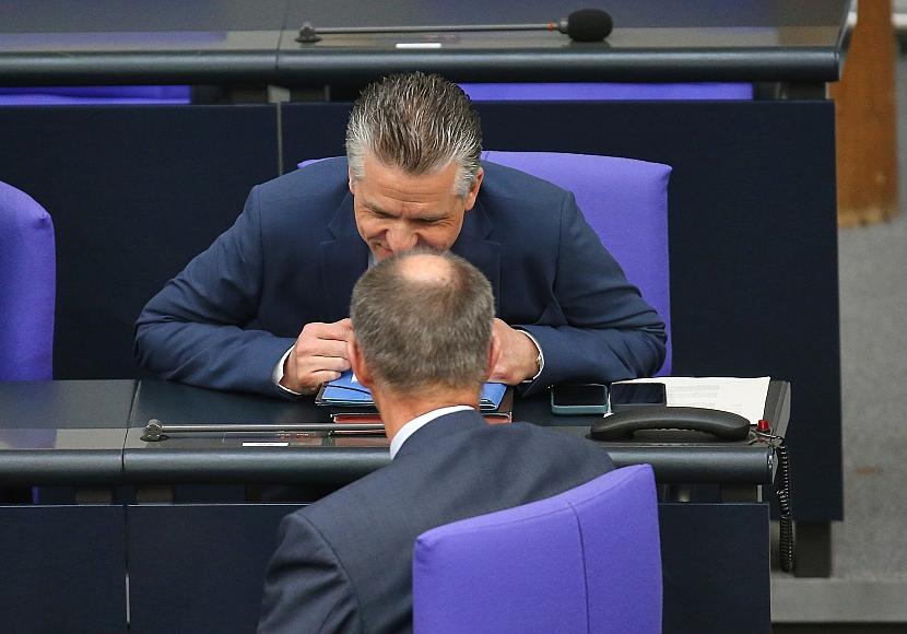 Kanzleramtsminister räumt Kommunikationsdefizite ein