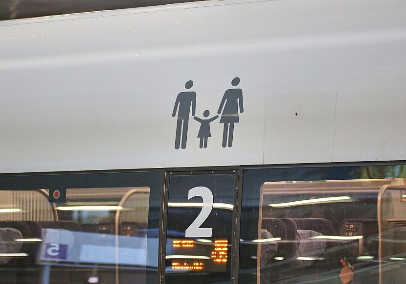 Fahrgastverband kritisiert Regeln für neues Familienticket