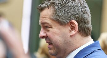 Schulze warnt vor „massiven Turbulenzen“ bei AfD-Mehrheit