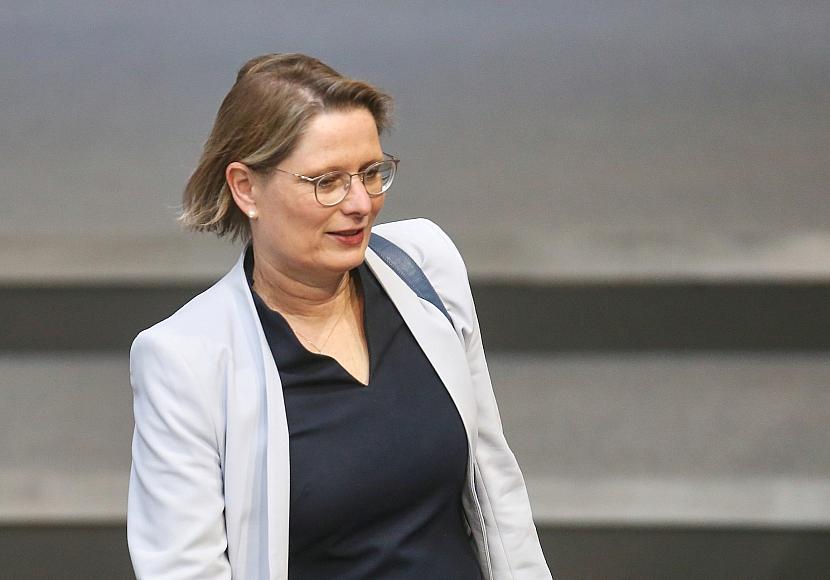 Hubig plant strengere Regeln gegen Ticket-Abzocker
