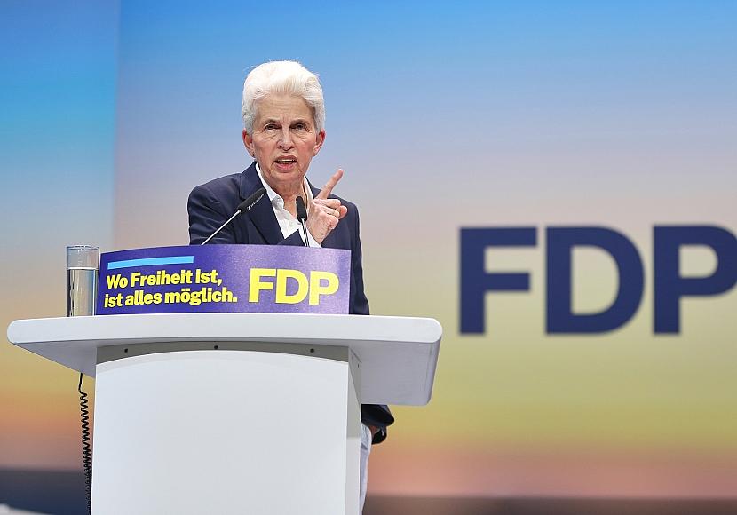 Strack-Zimmermann kündigt weitere Debatten über FDP-Kurs an