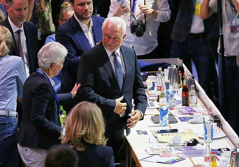 Kubicki zum FDP-Chef gewählt – Strack-Zimmermann unterliegt