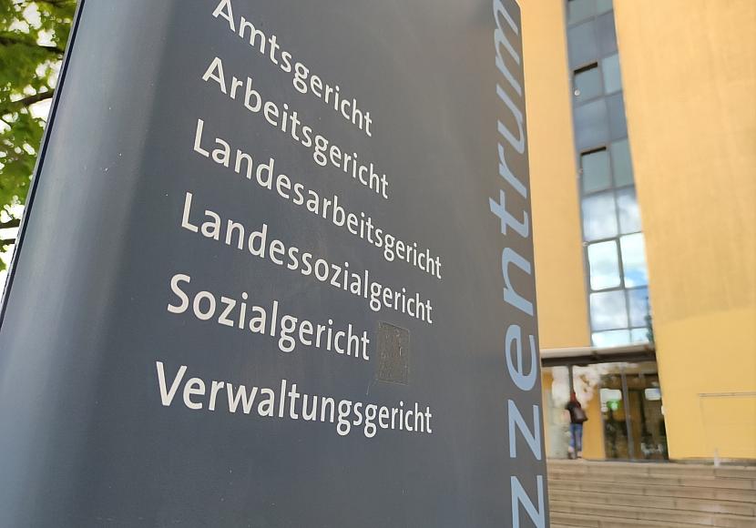 16-Jähriger in Halle wegen 105 Bombendrohungen angeklagt