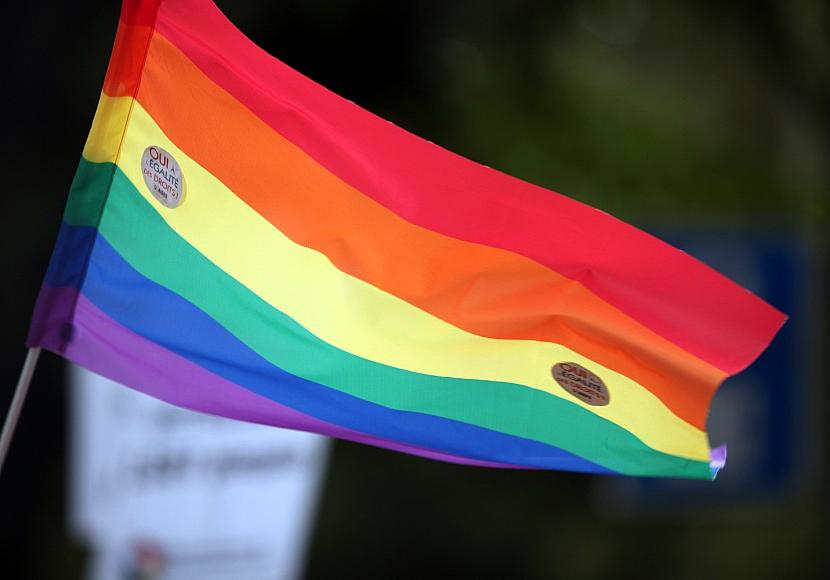 Ministerien uneins über Hissen von Regenbogenfahne