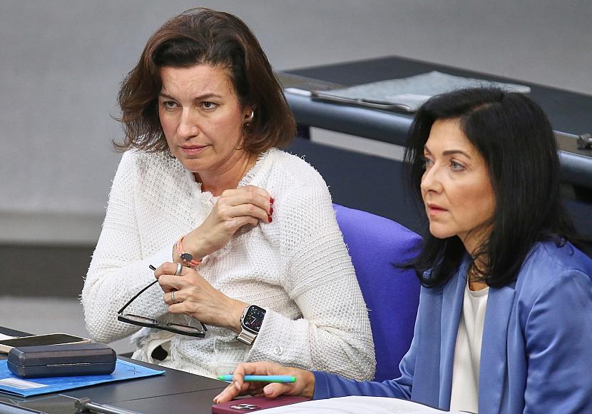Ministerinnen weisen Überlegungen zu Minderheitsregierung zurück