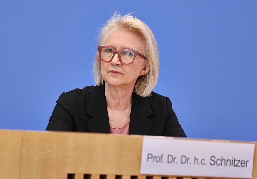 Wirtschaftsweise Schnitzer fordert Einschränkung von Minijobs