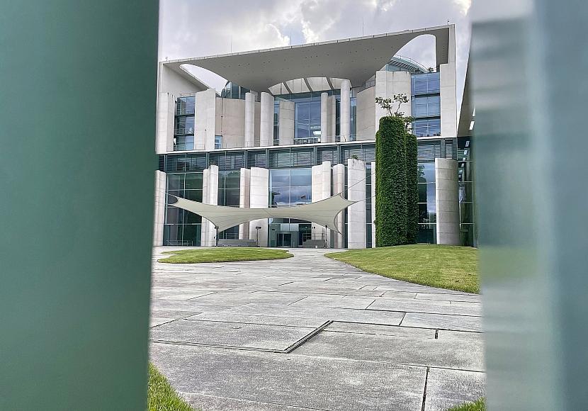 Bundesregierung verweigert Auskunft zu PR-Berater-Kosten