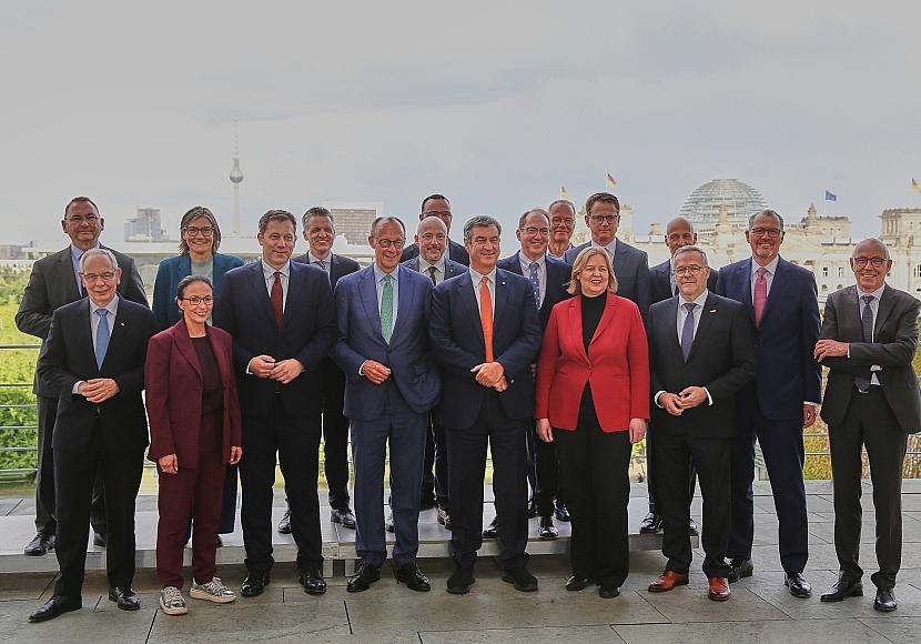 Treffen von Regierungsspitzen mit Sozialpartnern beendet