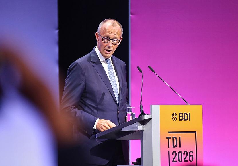 Merz erwartet anhaltend schwieriges globales Umfeld