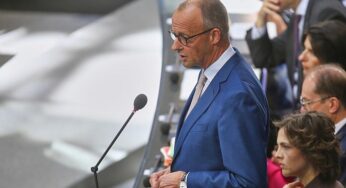 Merz wirbt im Bundestag für Rentenreform