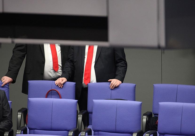 Mehr als jeder dritte Abgeordnete meldet Nebeneinkünfte