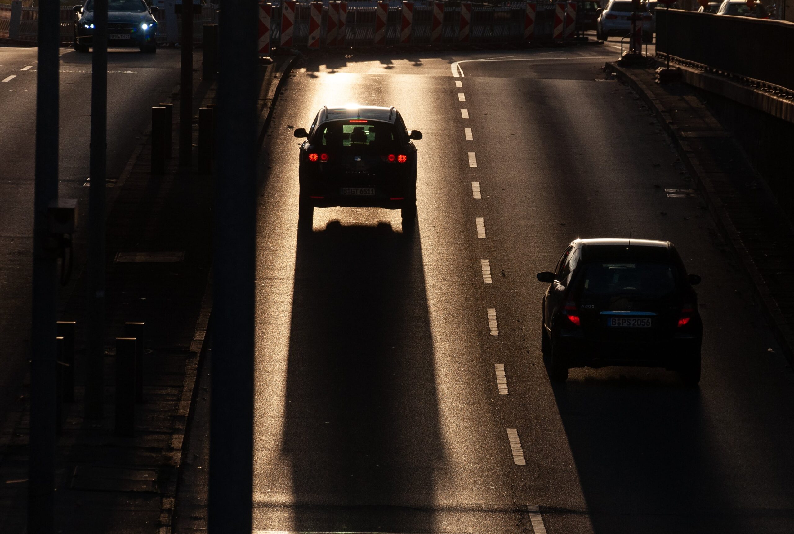 Achtung: Gefahr für deutsche Autofahrer! Asphalt sprengt wegen Hitze auf