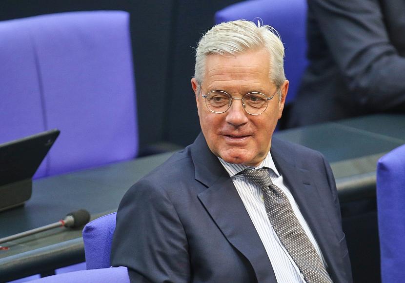 Röttgen warnt deutsche Drohnenforscher vor Hilfe für Russland