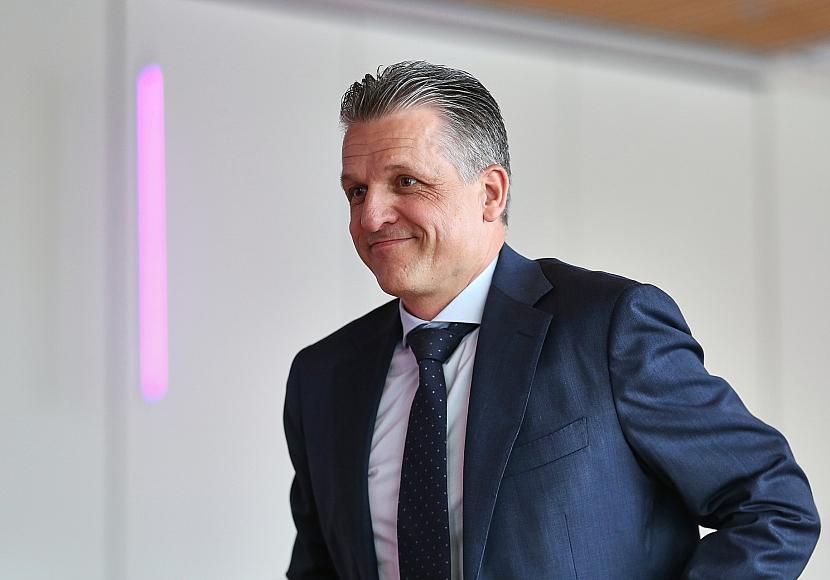 Frei verspricht „Paradigmenwechsel“ bei Berichtspflichten