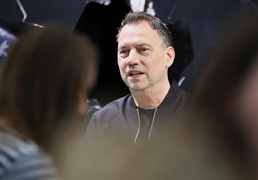 Fitzek: Ich schreibe zu viele Sätze mit Komma und „dass“