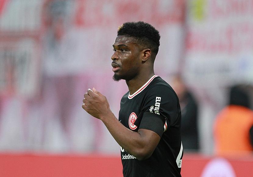 Schalke holt Dina Ebimbe