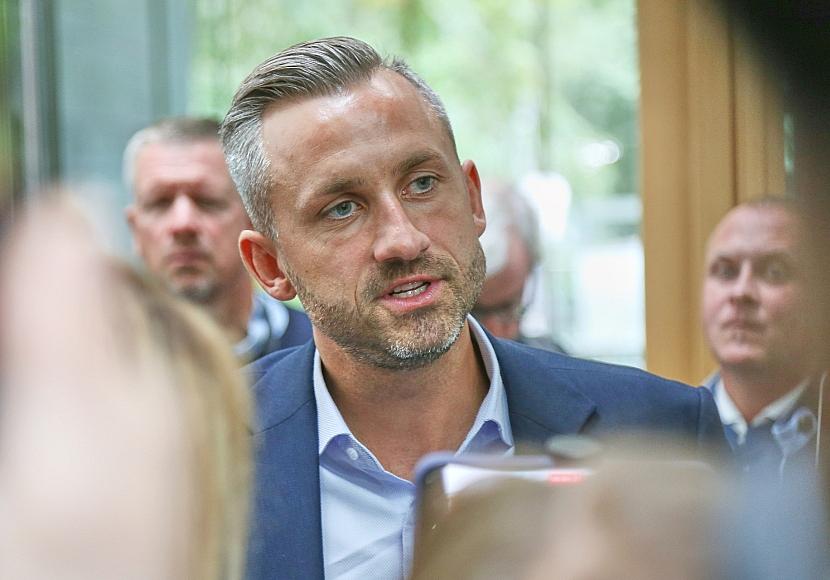 Siegmund befürwortet Rüstungsproduktion für „Remigrationsoffensive“