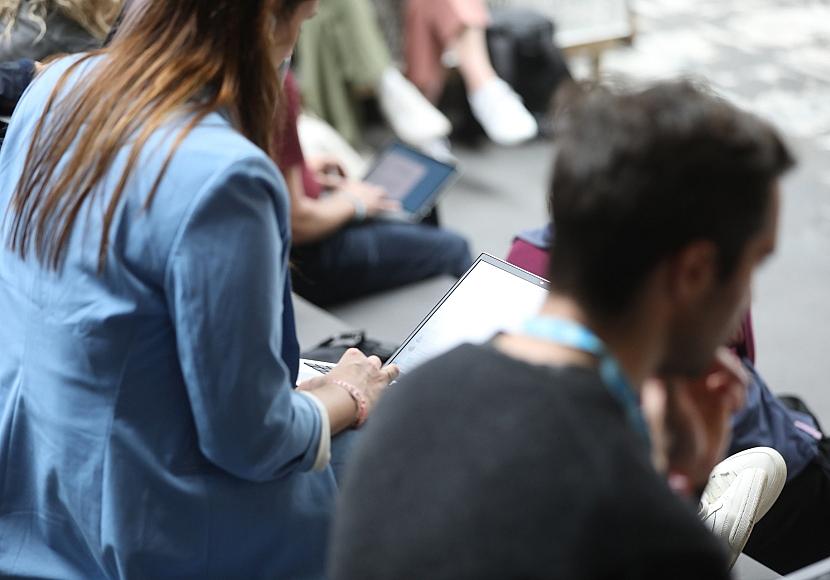 VZBV-Chefin will strengere Regeln für digitale Plattformen