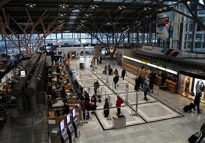 Flughafen Stuttgart wegen Polizeieinsatz vorübergehend gesperrt